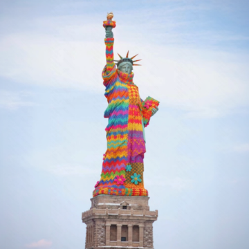 Пример кадра: Building Sweater