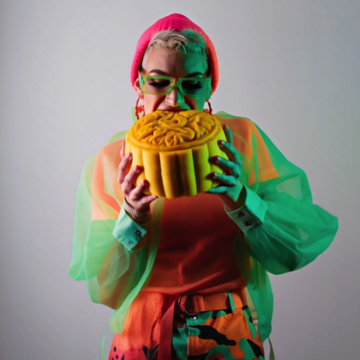 Пример кадра: Feed Mooncake